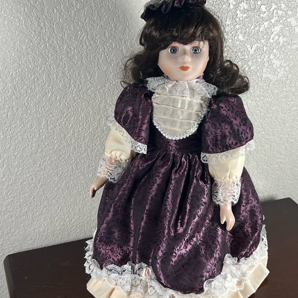 Melissa Jane “Limited Collector’s Edition” Victorian Vintage Porcelain Doll